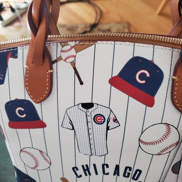 Dooney and Burke MLB Chicago Cubs Purse NWT - Picture 5 of 8